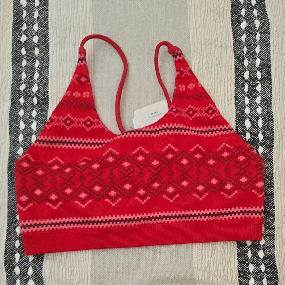 Fabletics Cloud Seamless Strappy Christmas Sports Bra Bralette Red - Size M